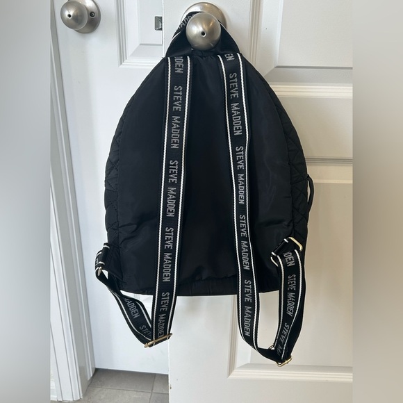 STEVE MADDEN QUILTED NYLON BACKPACK/PURSE - Picture 4 of 15